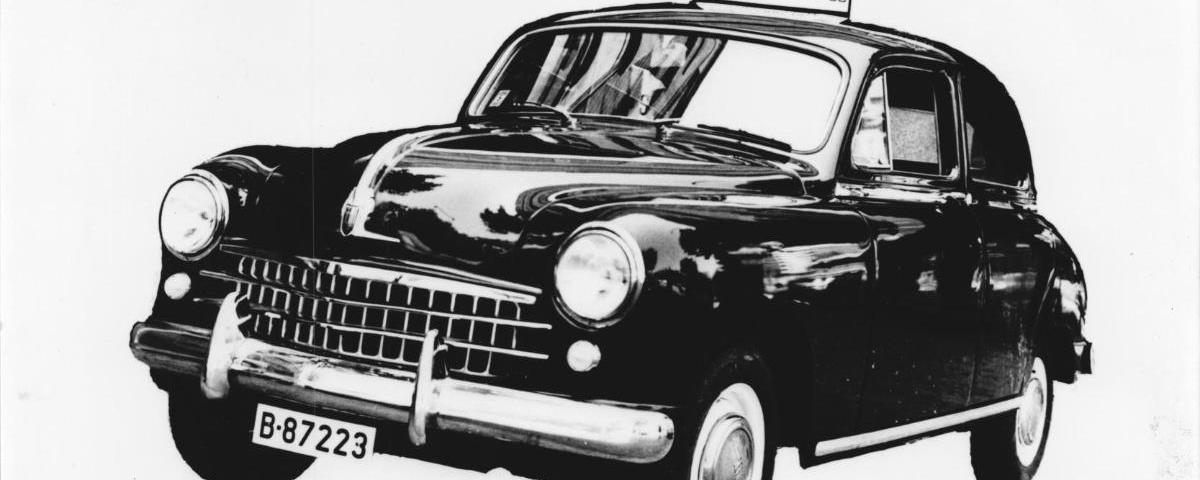SEAT 1400, the first Spanish saloon, turns 65 years old