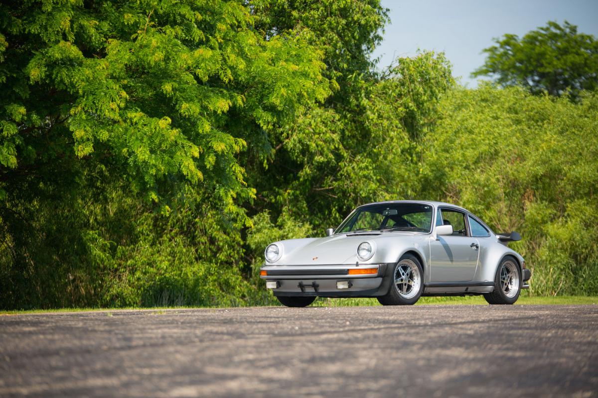 NFL Legend Walter Payton’s Porsche tops Chicago auction
