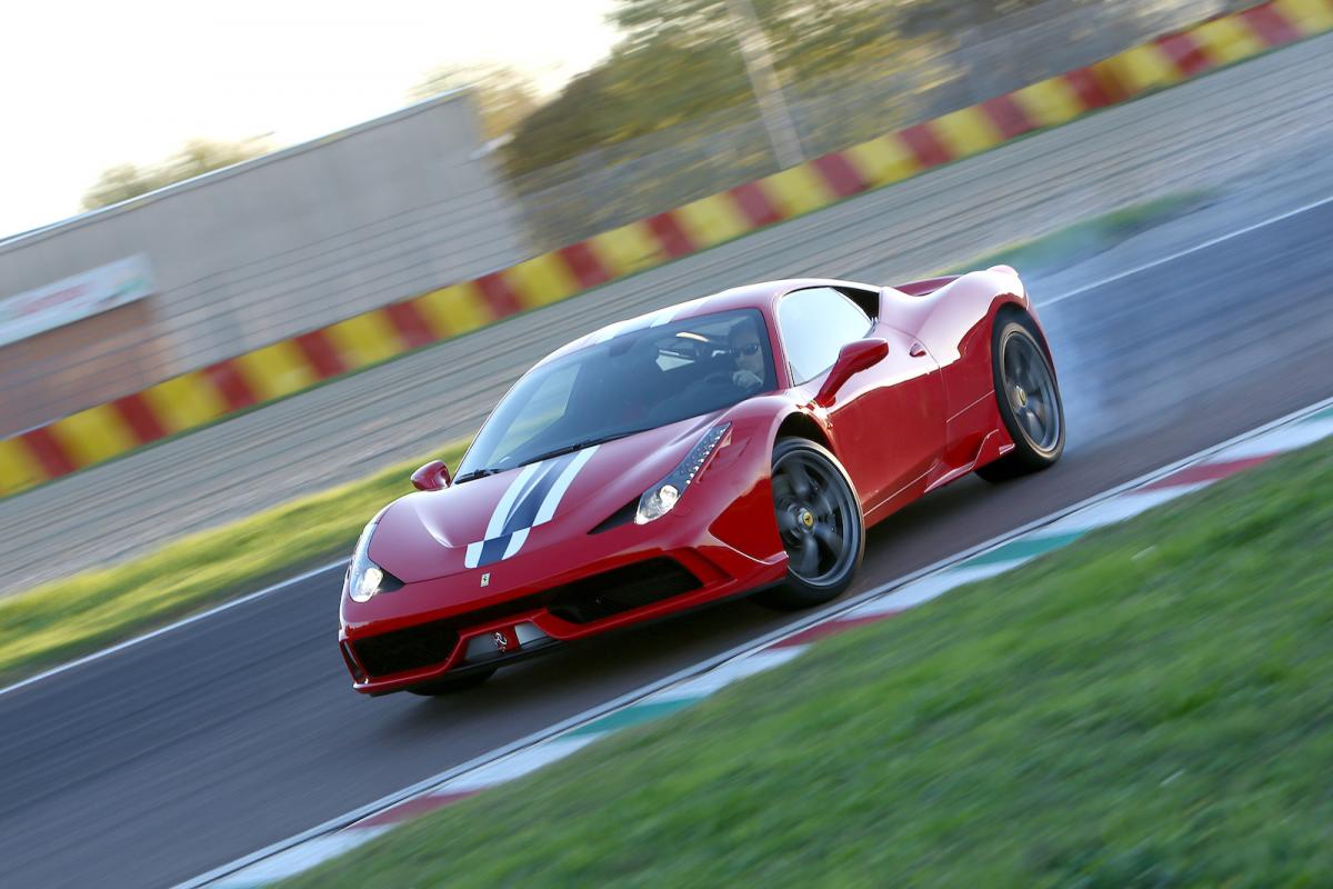 Top 10 V8-powered Modern Classics