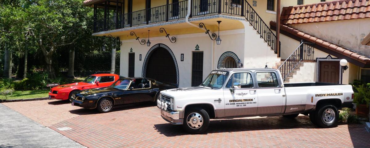 Burt Reynolds' cars sell for $330,000 at Las Vegas auction