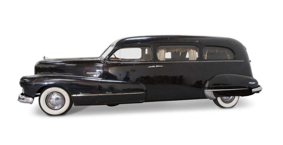 Musician Neil Young to sell cars, trains, guitars