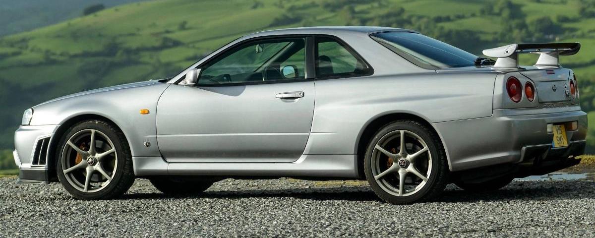 Why you should buy an R34 Skyline GTR over a Porsche 911 GT3