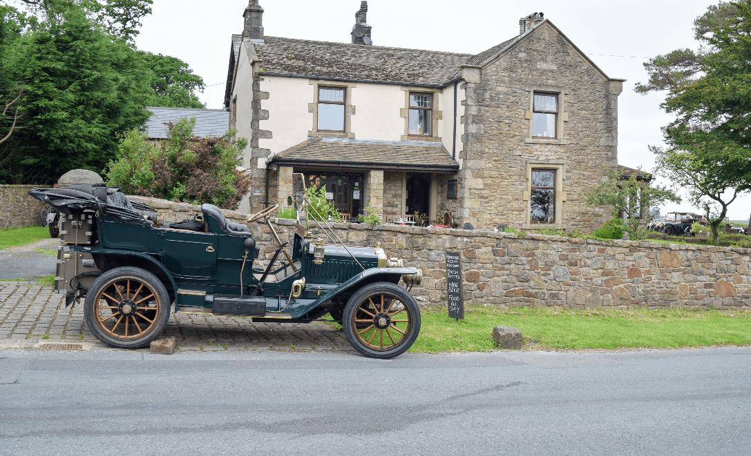 Up hill and down dale in a 1910 Maxwell