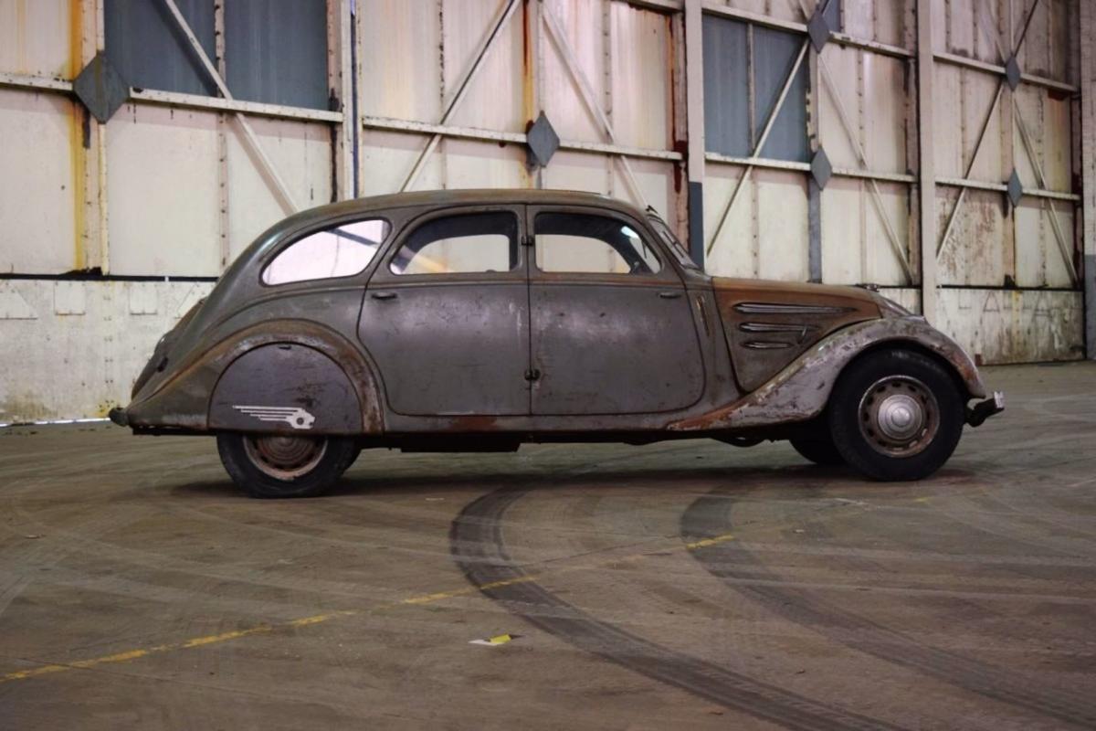 Peugeot 402 at the Brightwells Affordable Classics sale