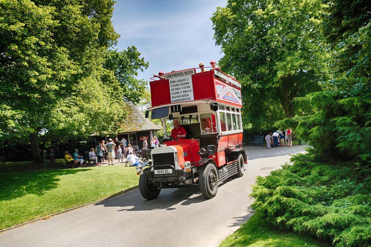 40th film anniversary for Beaulieu's veteran bus