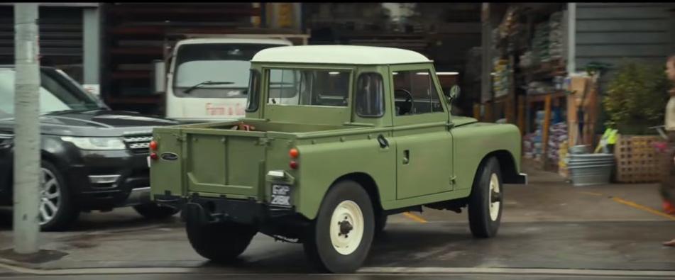 Chris Evans gifts ‘Peter Rabbit’ Land Rover to Lynn Bowles