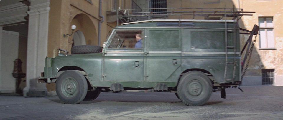 Classic Cars on Film: The Italian Job Land Rover